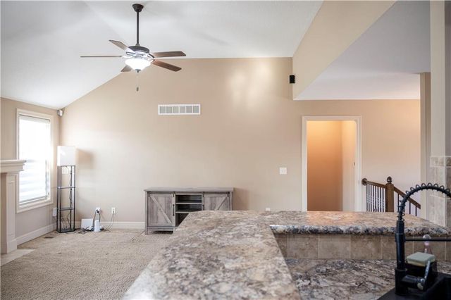 11208 N Manchester Avenue, Kansas City, MO 64157