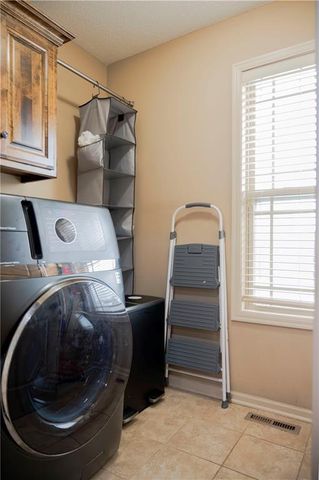 11208 N Manchester Avenue, Kansas City, MO 64157