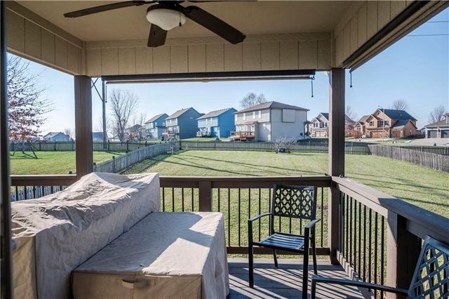 11208 N Manchester Avenue, Kansas City, MO 64157