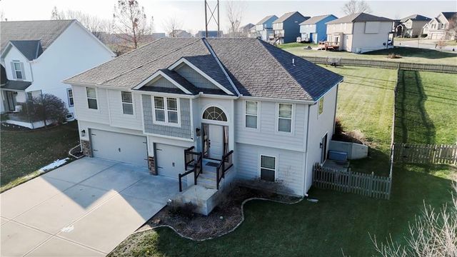 11208 N Manchester Avenue, Kansas City, MO 64157