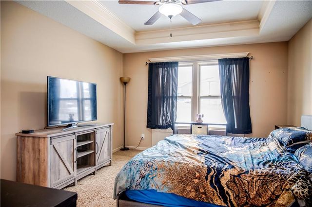 11208 N Manchester Avenue, Kansas City, MO 64157