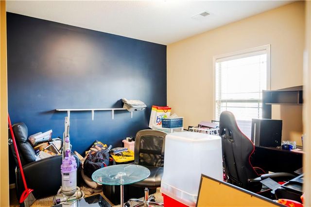 11208 N Manchester Avenue, Kansas City, MO 64157