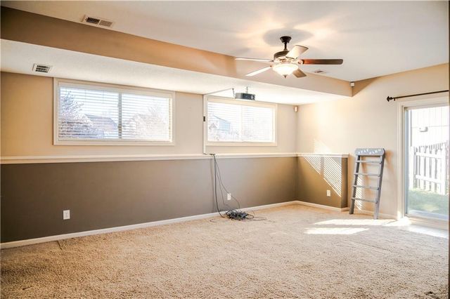 11208 N Manchester Avenue, Kansas City, MO 64157