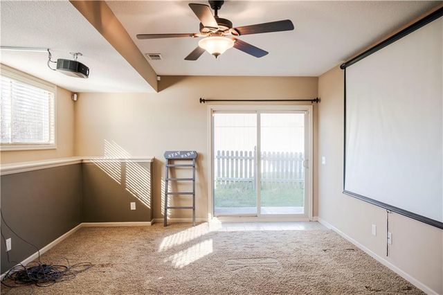 11208 N Manchester Avenue, Kansas City, MO 64157