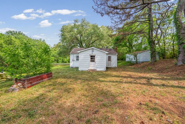 1524 River Rd, Clarksville, TN 37040