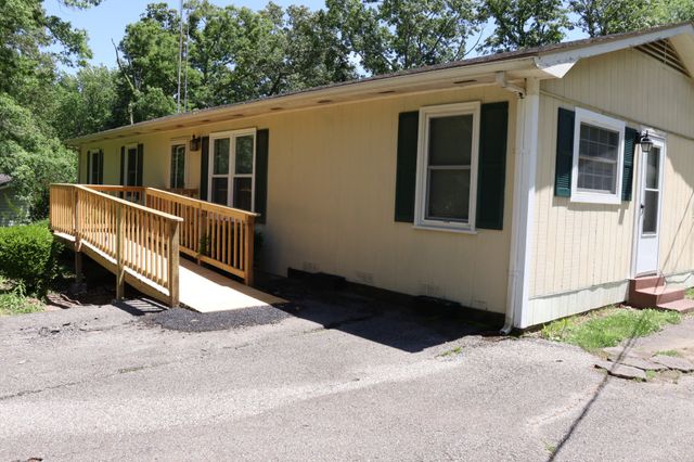 90 Laurel Ln, Paris, TN 38242