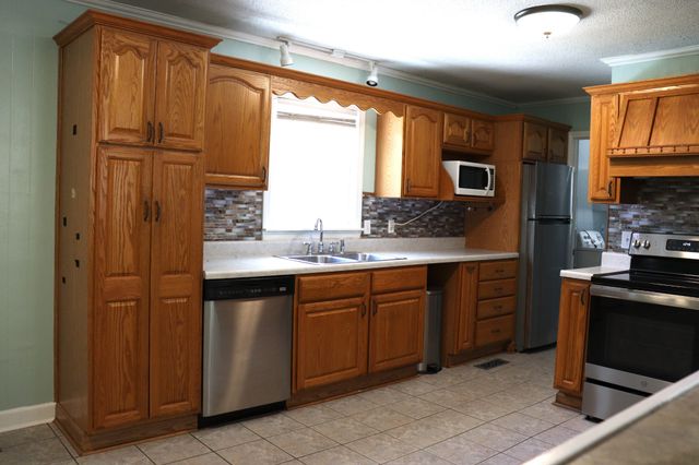 90 Laurel Ln, Paris, TN 38242