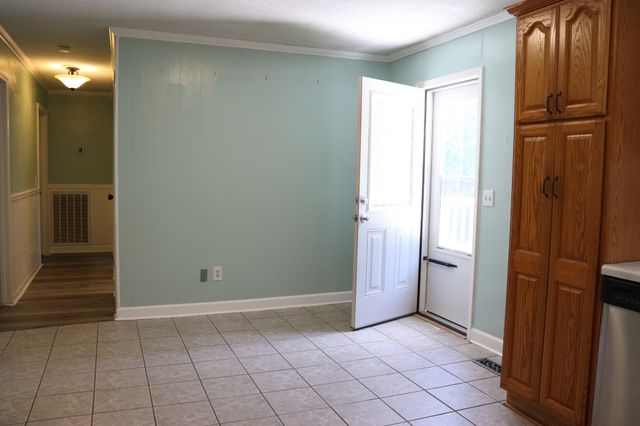 90 Laurel Ln, Paris, TN 38242