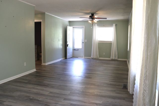 90 Laurel Ln, Paris, TN 38242