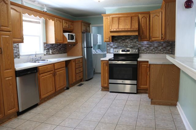 90 Laurel Ln, Paris, TN 38242