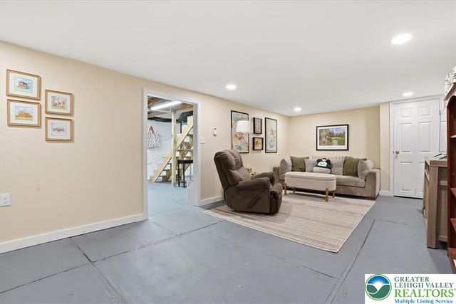 68 2nd Avenue, Lehighton Boro, PA 18235