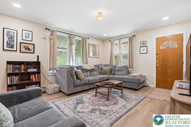 68 2nd Avenue, Lehighton Boro, PA 18235