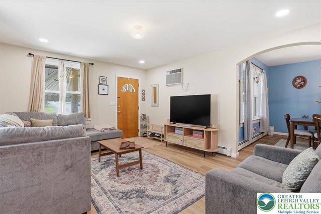 68 2nd Avenue, Lehighton Boro, PA 18235