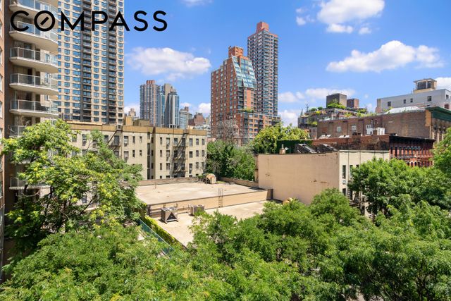 305 E 72nd St Apt 5GN, New York City, NY 10021
