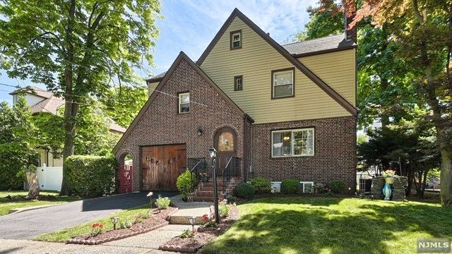 165 Bergen Avenue, Teaneck, NJ 07666