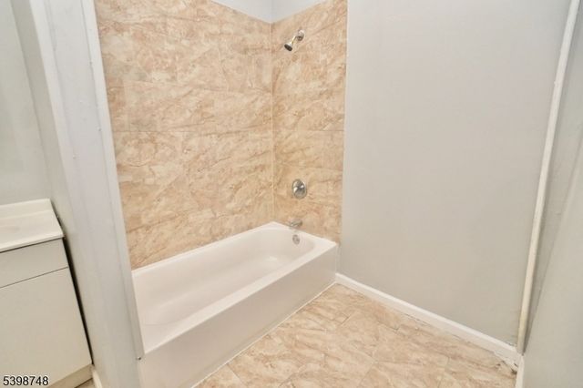 106 S 11Th St, Newark City, NJ 07107