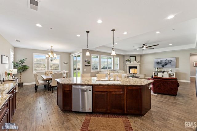 13607 Stonethwaite Lane, Bakersfield, CA 93311