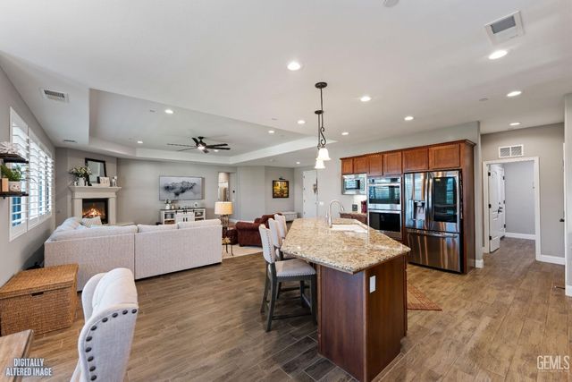 13607 Stonethwaite Lane, Bakersfield, CA 93311