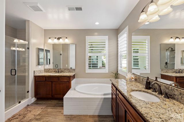 13607 Stonethwaite Lane, Bakersfield, CA 93311