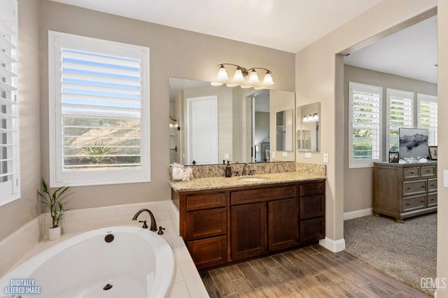 13607 Stonethwaite Lane, Bakersfield, CA 93311