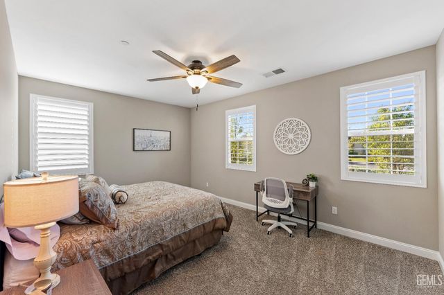 13607 Stonethwaite Lane, Bakersfield, CA 93311