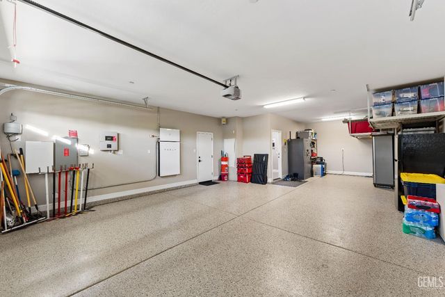 13607 Stonethwaite Lane, Bakersfield, CA 93311