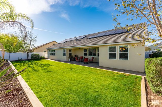 13607 Stonethwaite Lane, Bakersfield, CA 93311