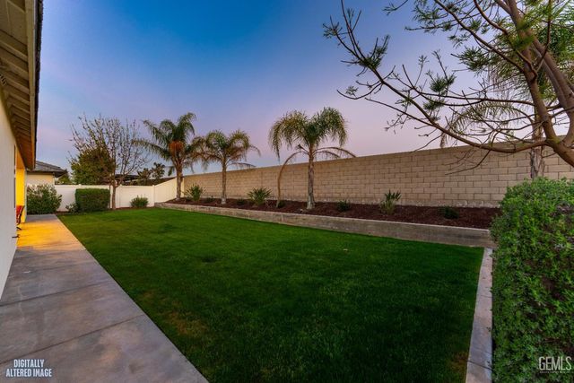 13607 Stonethwaite Lane, Bakersfield, CA 93311