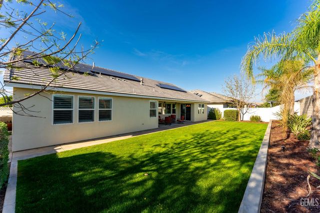 13607 Stonethwaite Lane, Bakersfield, CA 93311