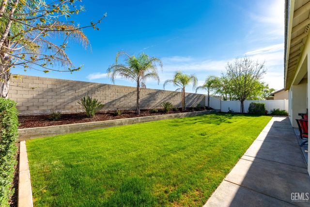 13607 Stonethwaite Lane, Bakersfield, CA 93311