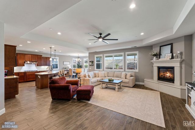 13607 Stonethwaite Lane, Bakersfield, CA 93311