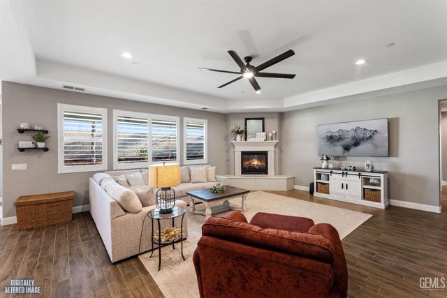 13607 Stonethwaite Lane, Bakersfield, CA 93311