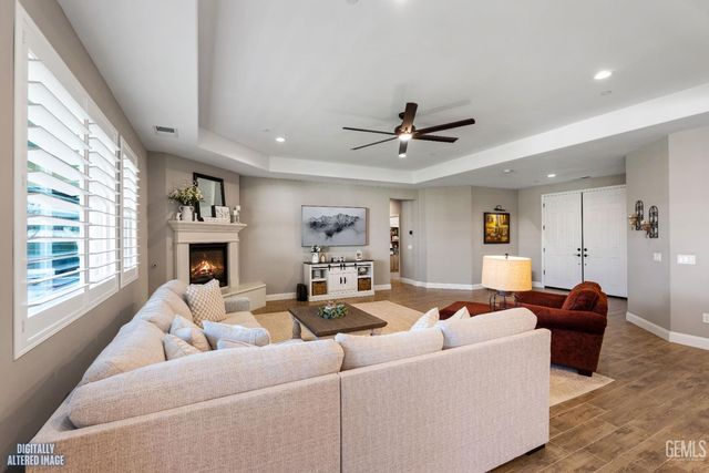 13607 Stonethwaite Lane, Bakersfield, CA 93311