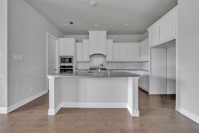 1802 Graham Way, Mansfield, TX 76063