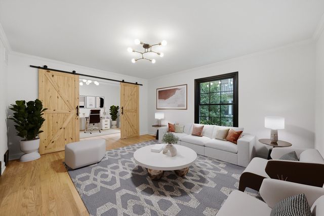 1025 Elizabeth Avenue, Naperville, IL 60540