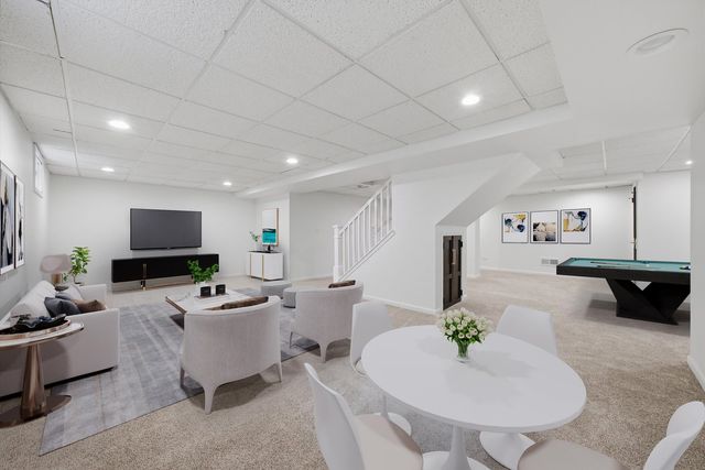 1025 Elizabeth Avenue, Naperville, IL 60540