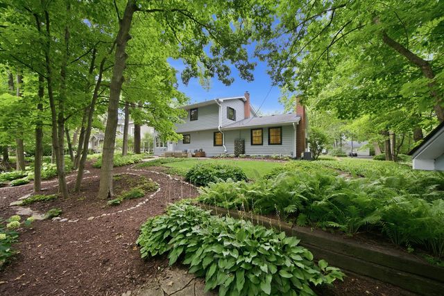 1025 Elizabeth Avenue, Naperville, IL 60540