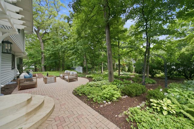 1025 Elizabeth Avenue, Naperville, IL 60540