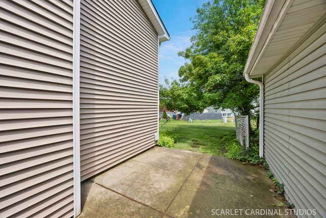 376 Thorncliffe Drive, Glendale Heights, IL 60139