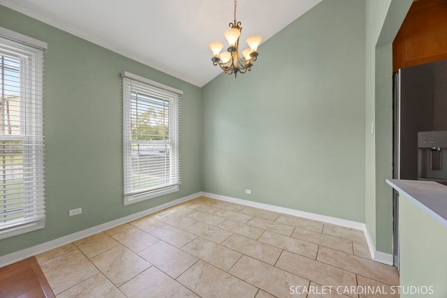 376 Thorncliffe Drive, Glendale Heights, IL 60139