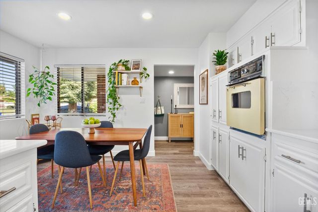 6711 Columbia Lane, Bakersfield, CA 93309