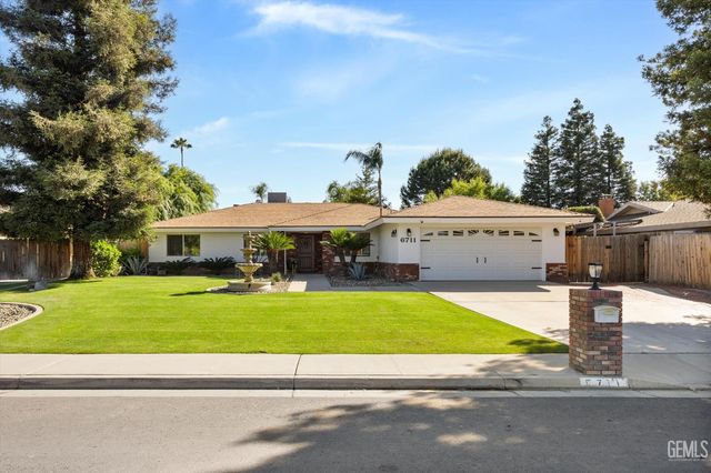 6711 Columbia Lane, Bakersfield, CA 93309