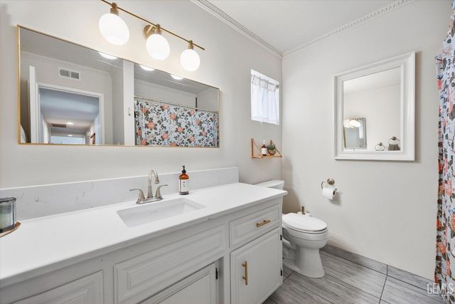 6711 Columbia Lane, Bakersfield, CA 93309