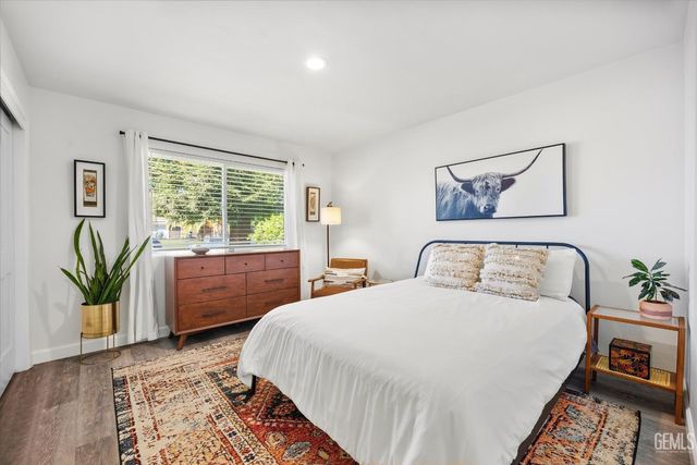 6711 Columbia Lane, Bakersfield, CA 93309