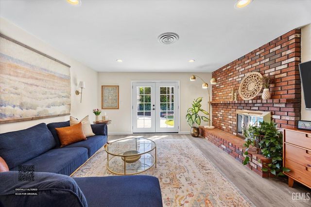 6711 Columbia Lane, Bakersfield, CA 93309