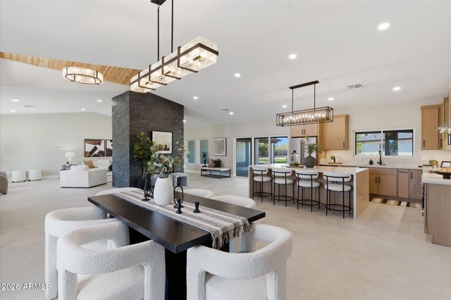 16424 N 44th Street, Phoenix, AZ 85032