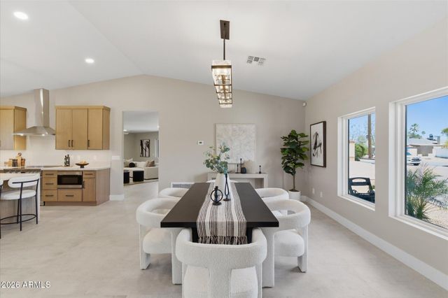 16424 N 44th Street, Phoenix, AZ 85032