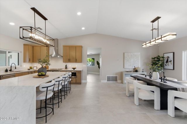 16424 N 44th Street, Phoenix, AZ 85032