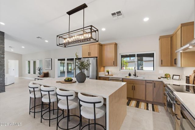 16424 N 44th Street, Phoenix, AZ 85032