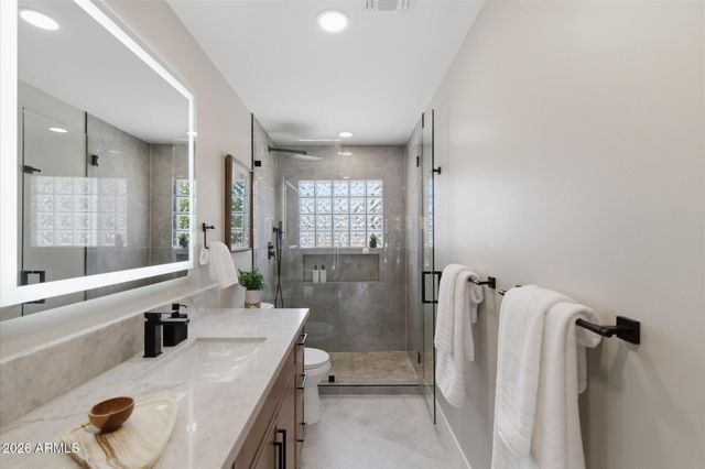 16424 N 44th Street, Phoenix, AZ 85032